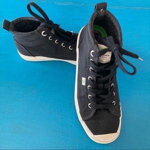 Black and white high tops canvas size 7 1/2.